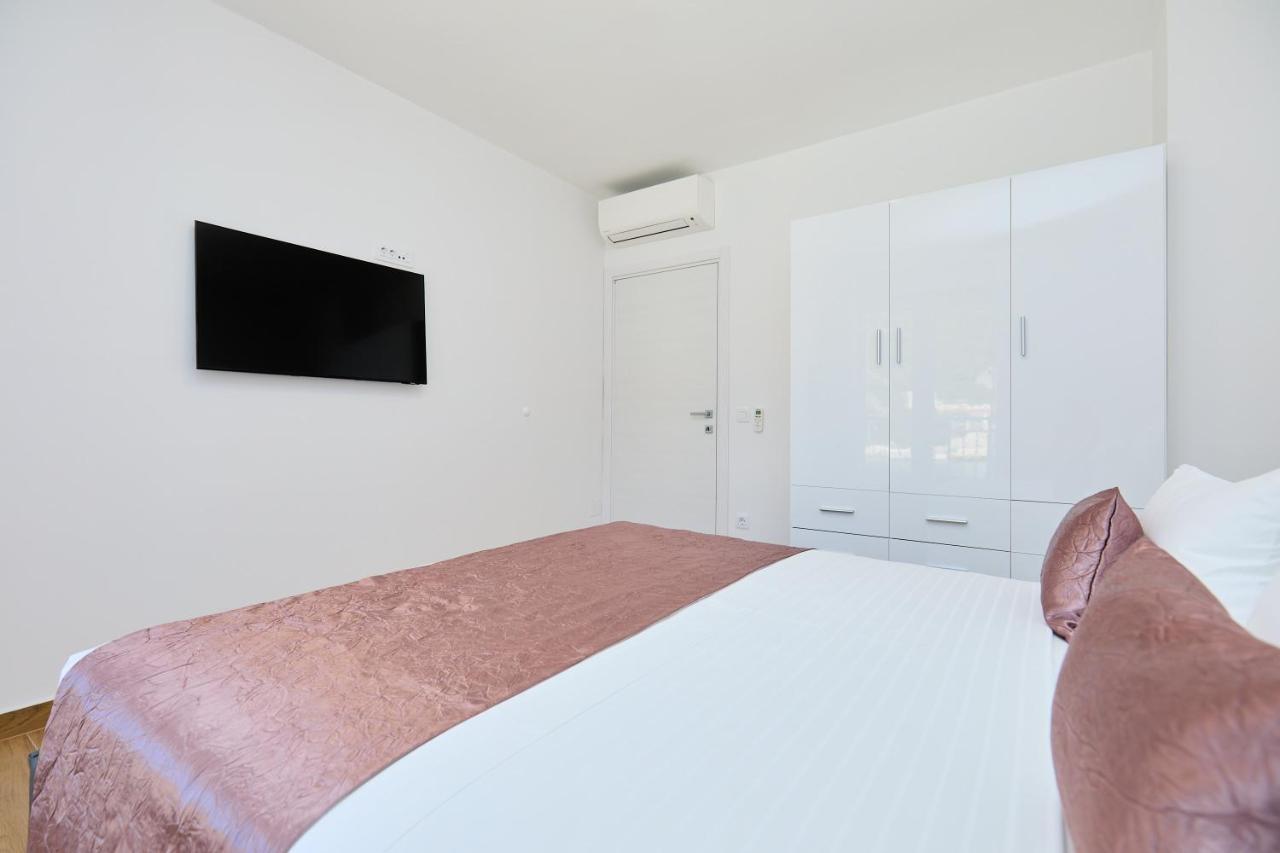 Green Lantern Apartments Okuklje Esterno foto